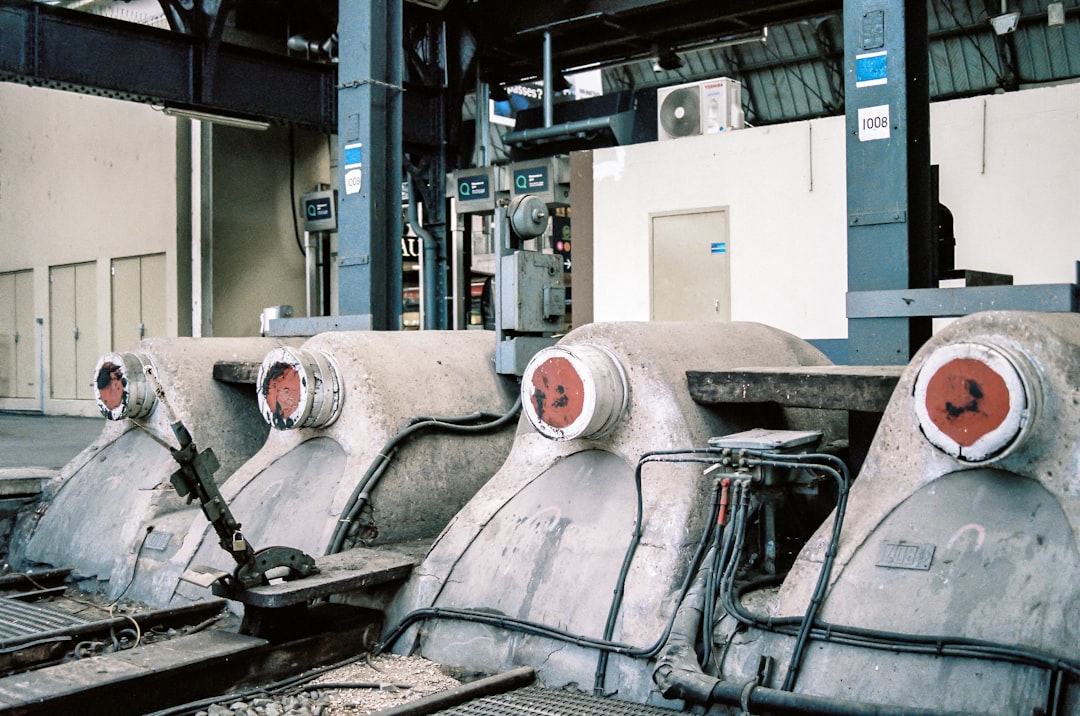 Industria Auto Europeană în Criză: Salvarea Ar Putea Veni din Sectorul Apărării